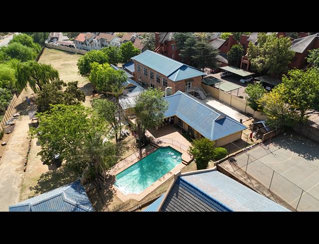 1,219M² INVESTMENT FOR SALE IN SUNNINGHILL